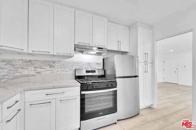 Building Photo - 926 N Spaulding Ave