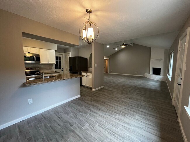 Building Photo - For Lease | 3 Bed, 2 Bath | 1,446 Sq Ft | ...