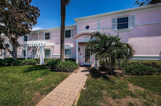 Building Photo - 251 Pompano Dr SE