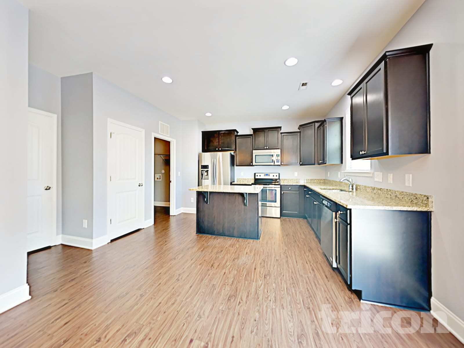 Building Photo - 163 Green Willow Dr