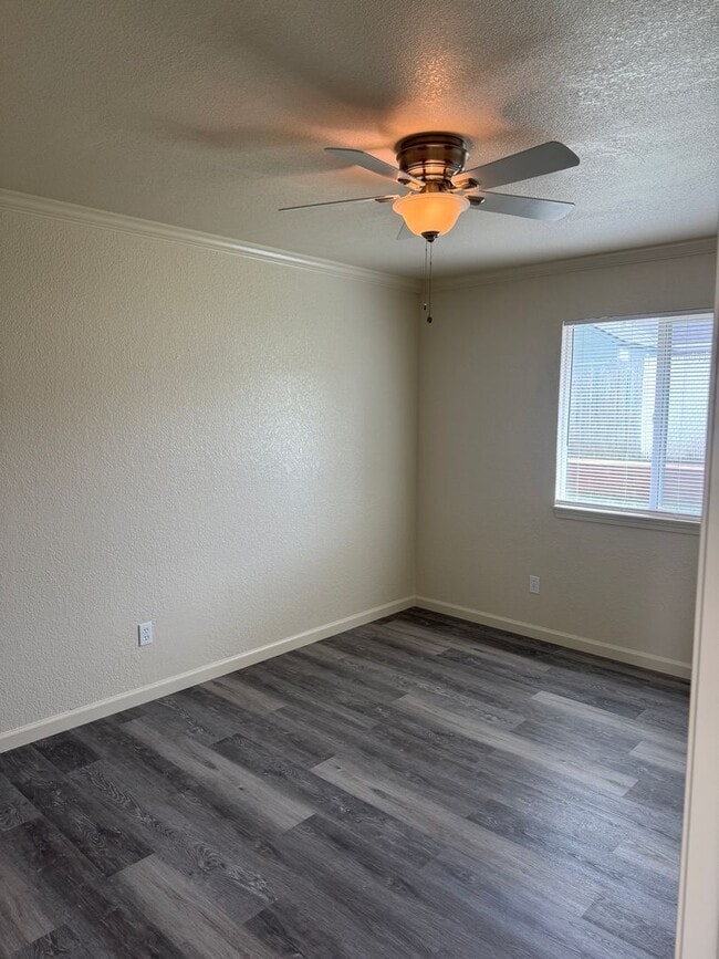 Building Photo - Single Level, Anderson Duplex near Shopping