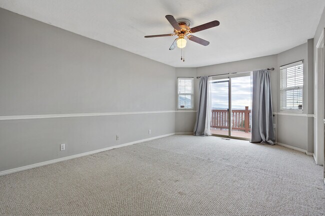 Building Photo - Utah House