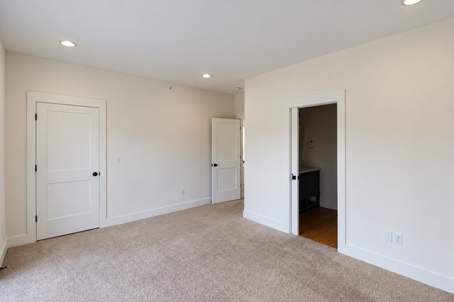 Building Photo - 136 Allison Way
