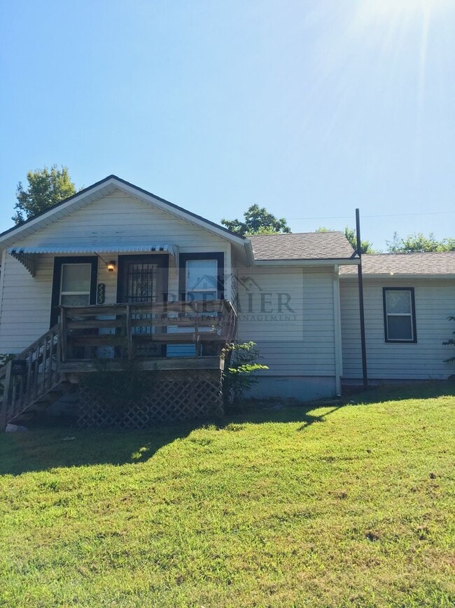 Building Photo - 2225 S Home Ave