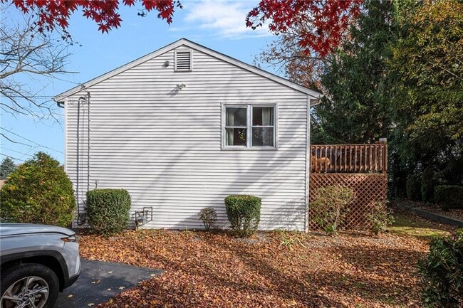 Building Photo - 40 Paolino St