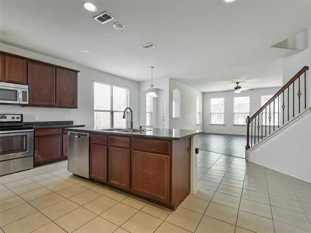 Building Photo - 5105 Marina Dr