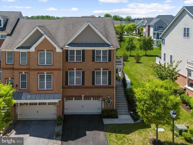 Building Photo - 8512 Pine Springs Dr