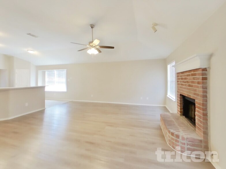 Building Photo - 1505 Nightingale Ct