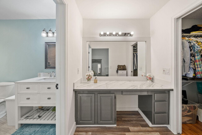 Building Photo - 465 Goldenwood Way