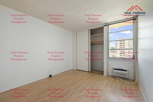Building Photo - 2 Bed 2 Bath, One parking. Tenant pay all ...