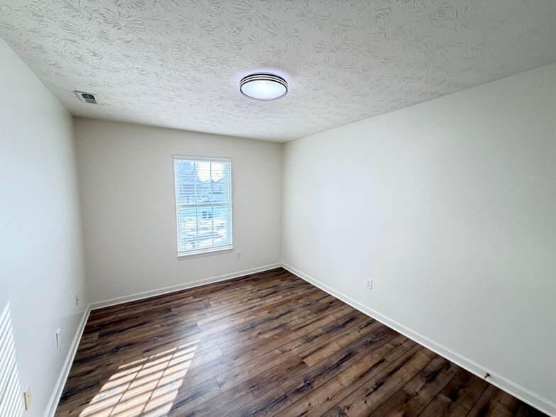 Building Photo - 14058 Southwood Cir