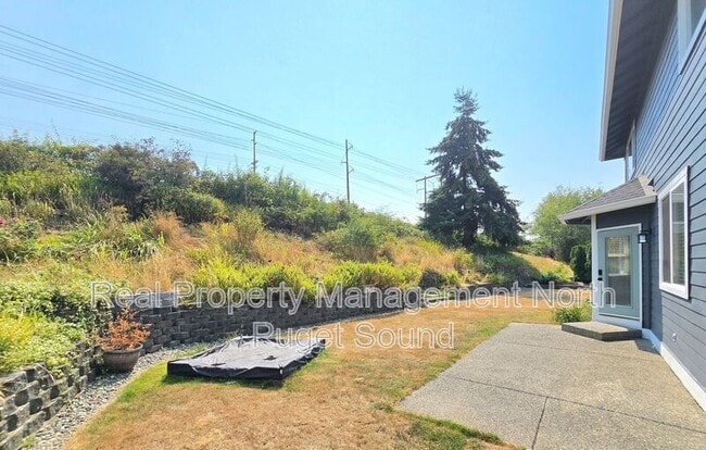 Building Photo - 7627 80th Ave NE