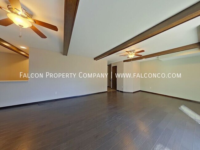 Building Photo - 133 Dolomite Dr