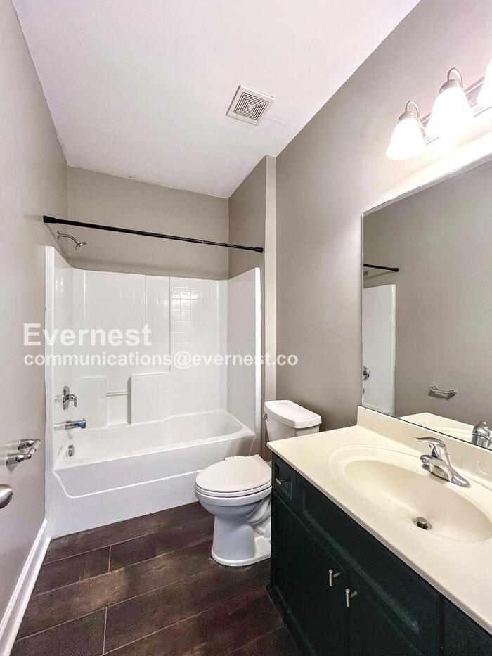 Building Photo - 8431 Callabee Way