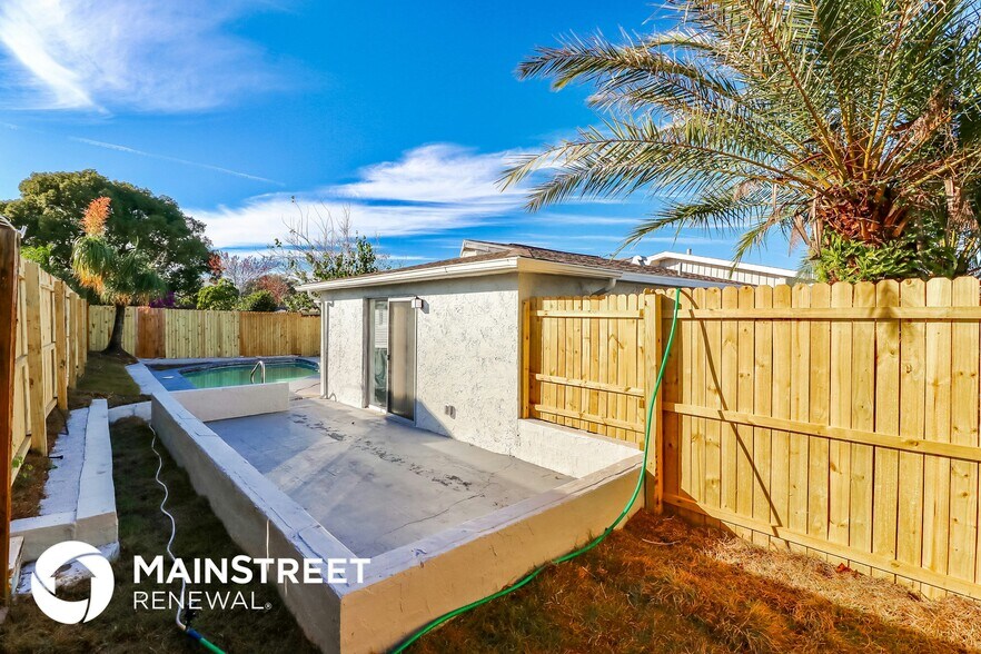 Building Photo - 6402 Bandura Ave