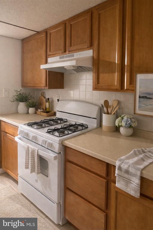 Building Photo - 8675 Seasons Way