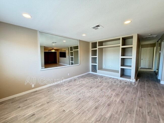 Building Photo - 43714 Aztec St