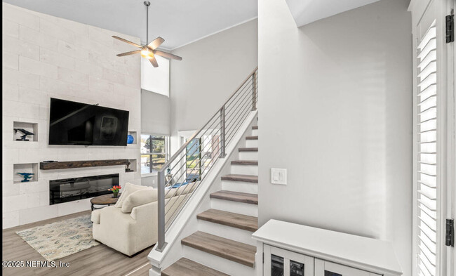 Building Photo - 117 Island Dr