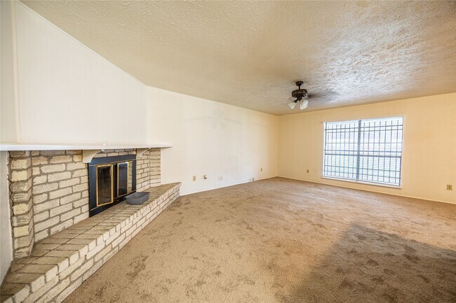 Primary Photo - 14658 Flair Dr
