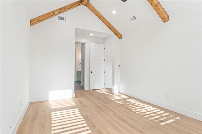 Building Photo - 2 Kolman Ln