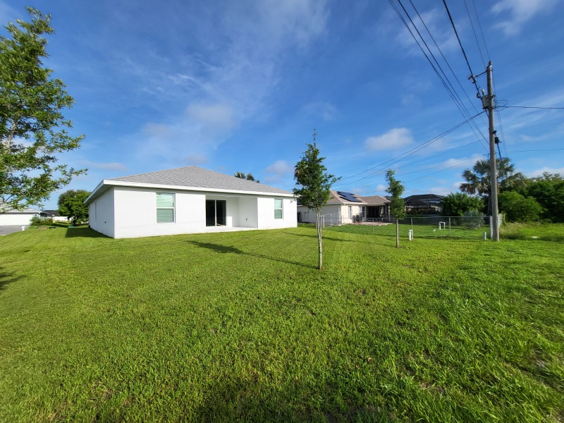 Building Photo - 2925 NE 4th Pl