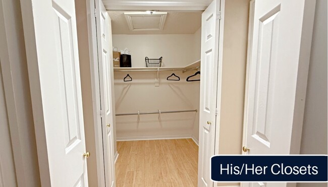 Building Photo - 8017 Showcase Ln