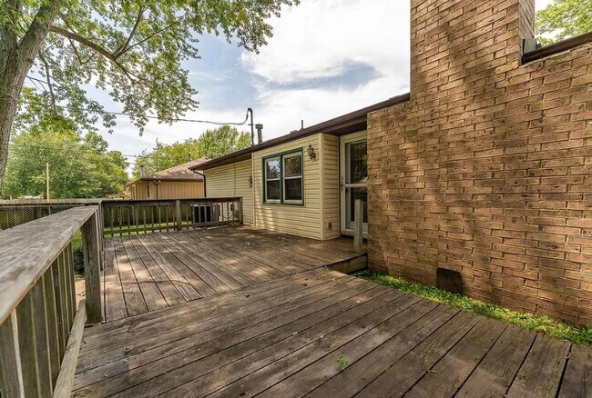 Building Photo - 3 Bed 2 Bath 2 Car Garage Home Available 07/01/2026!!