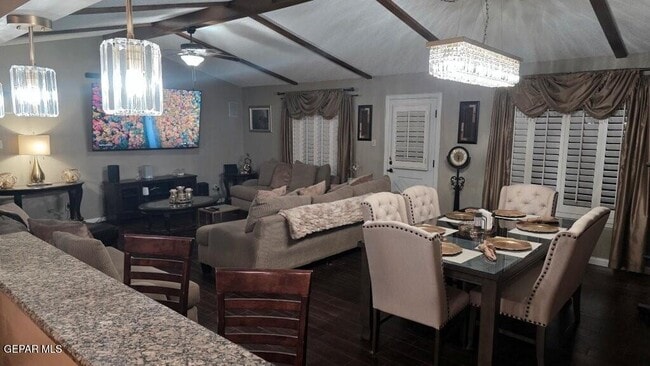 Building Photo - 10557 Breezeway Ave