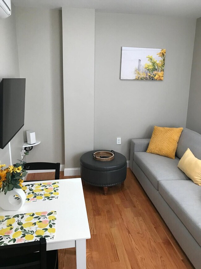 Building Photo - 600 Commercial St