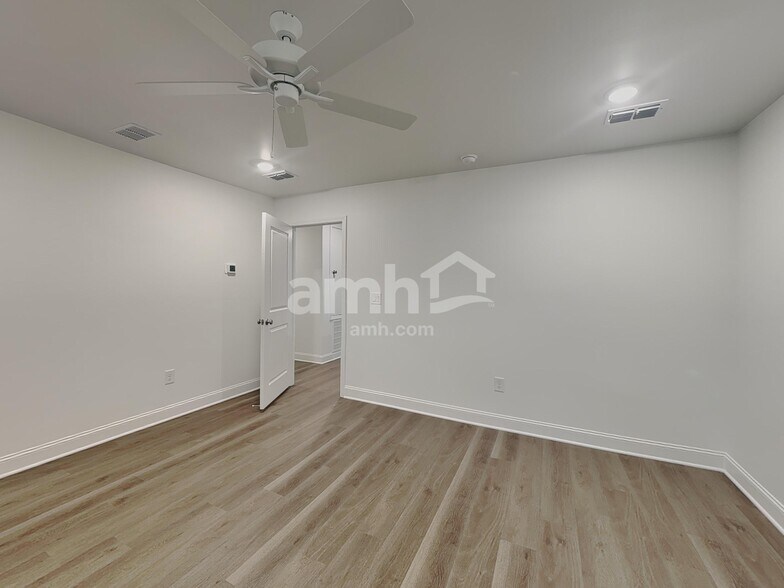 Building Photo - 1488 Aquamarine Dr