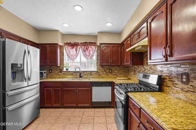 Building Photo - 1325 James Dudley Dr