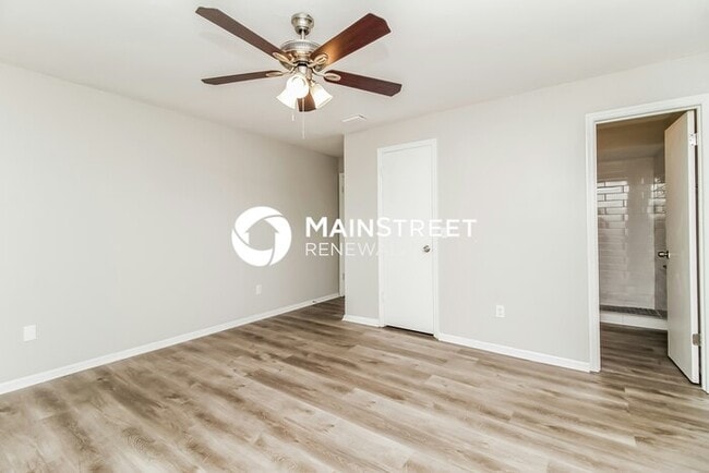 Building Photo - 3 Bedroom Pet-Friendly Home in SANFORD, FL with Main Street Renewal