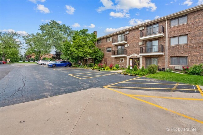 Building Photo - 1220 S Lorraine Rd