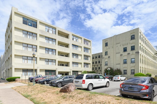 Primary Photo - 102 Judd Square