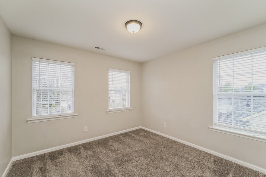 Building Photo - 10437 Gold Pan Rd