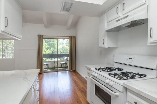 Building Photo - 2700 Cahuenga Blvd E