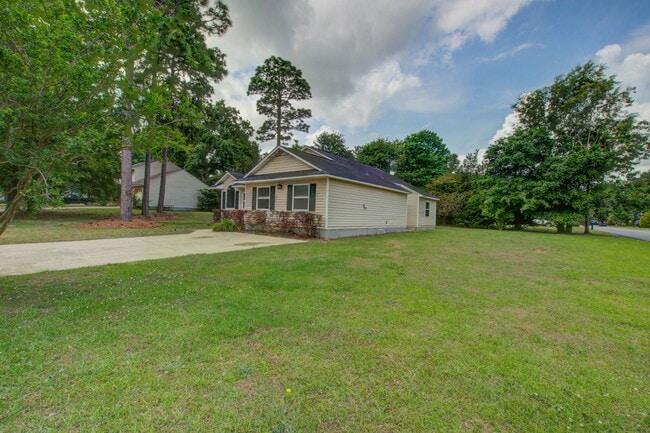 Building Photo - 8115 Pleasant Ridge Dr