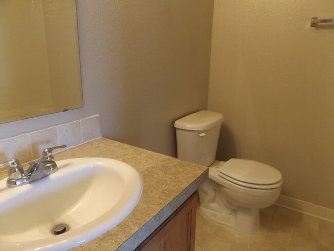 Building Photo - Beautiful Open Floor Plan Featuring Two Be...