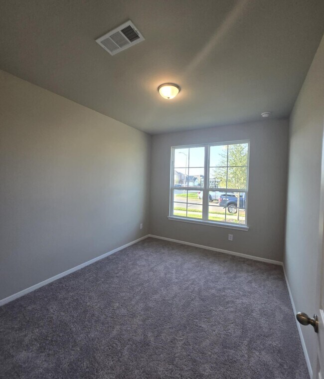 Building Photo - 27502 Clear Breeze Dr