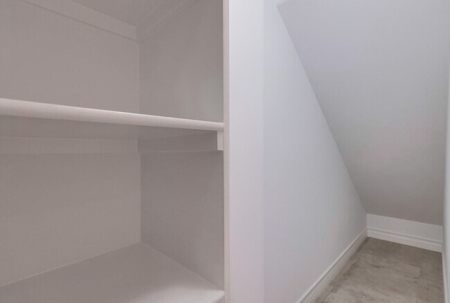 Building Photo - 1902 Marshallfield Ln