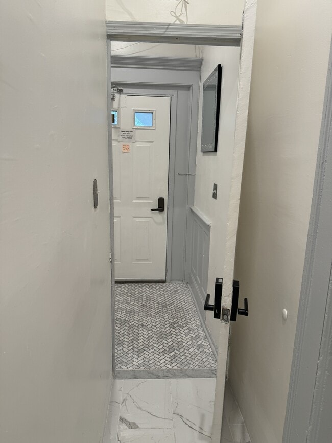 Building Photo - 535 E 29th St