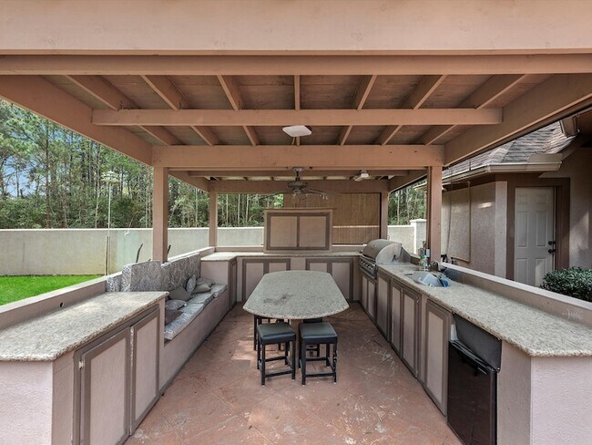 Building Photo - 19652 Riverwalk Dr