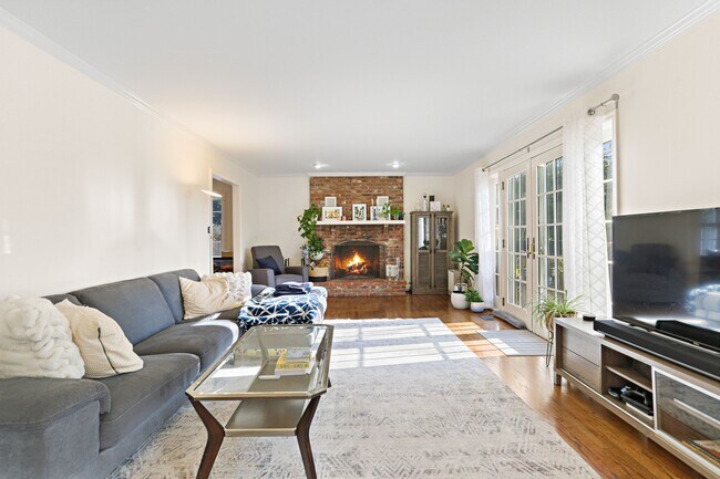 Building Photo - 38A Orchard St