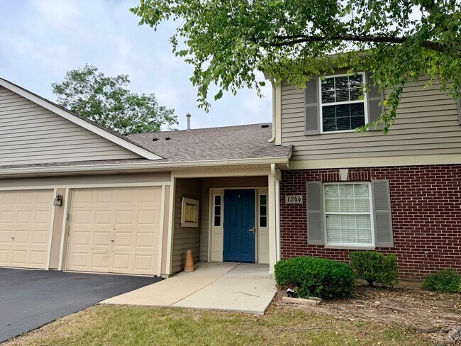 Building Photo - 1244 N Red Oak Cir