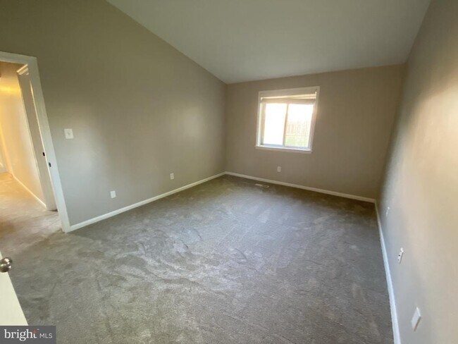 Building Photo - 1712 12th St S