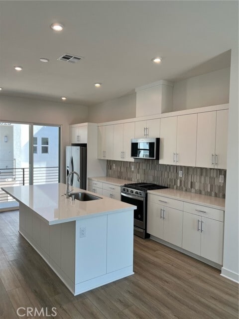 Building Photo - 1715 W Cara Dr