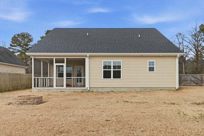 Building Photo - 870 Nor-Am Rd