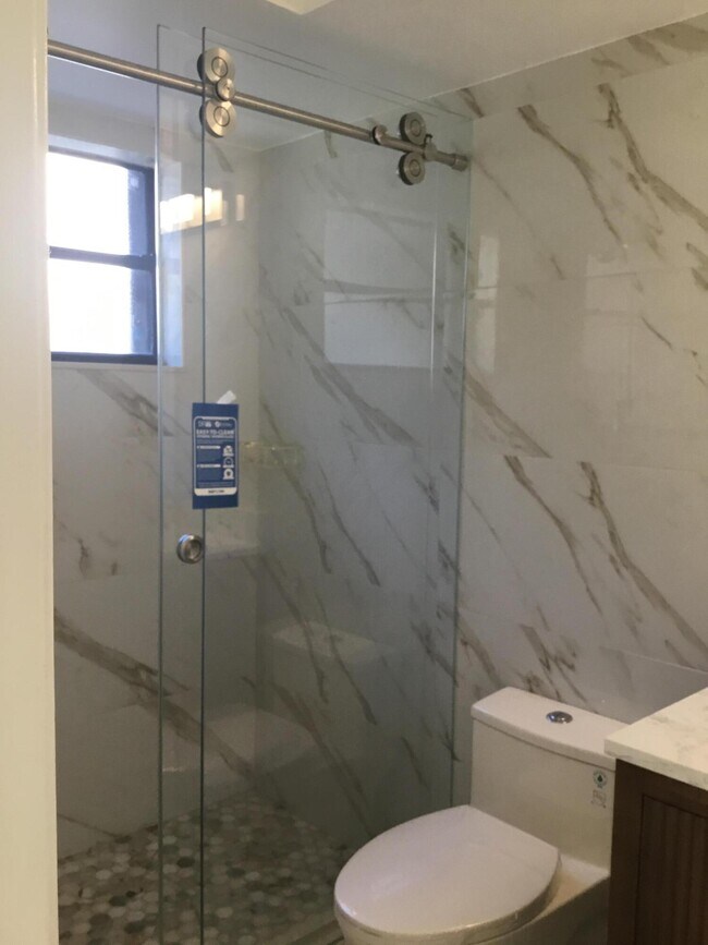 Building Photo - 1094 Raintree Ct