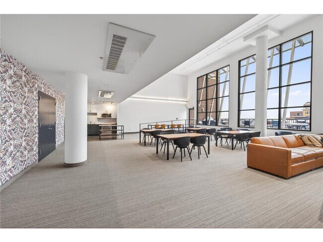 Building Photo - 404 N Washington Ave