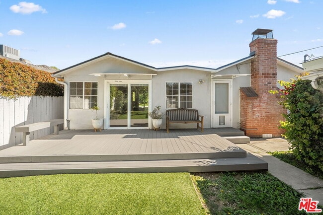 Building Photo - 2939 Oakhurst Ave